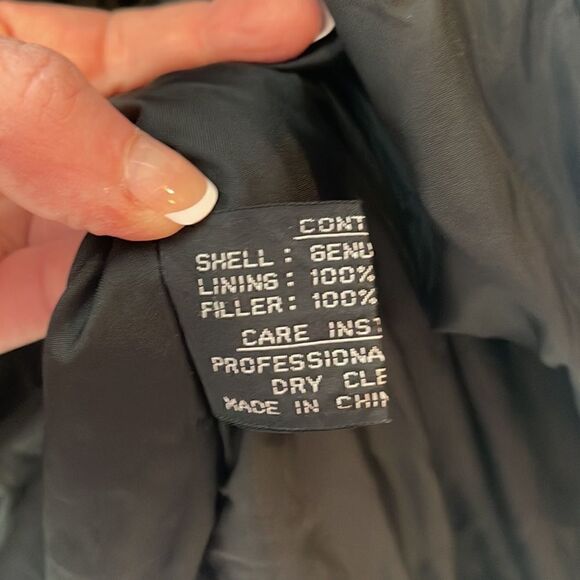 Vintage John Weitz Black Leather Jacket. Size Medium. - Picture 11 of 12